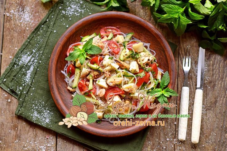 Салат с фунчозой и морепродуктами рецепт в домашних условиях