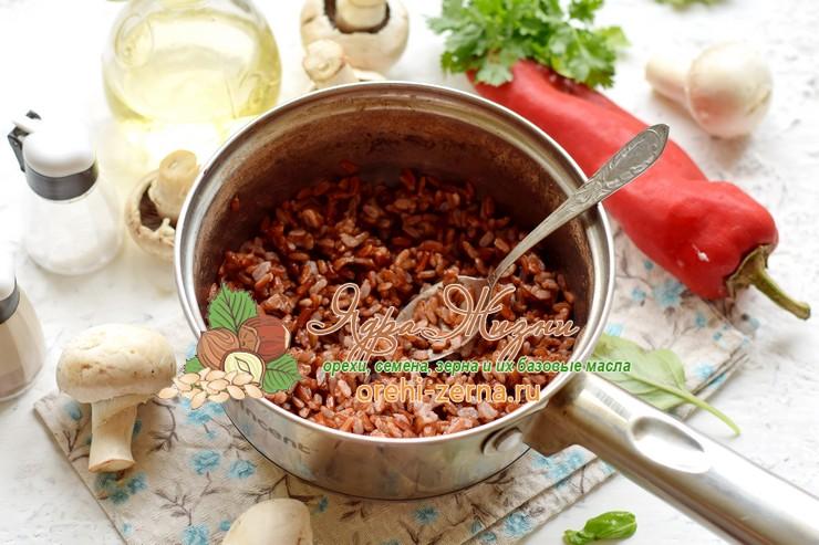 теплый салат из красного риса рецепт