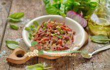 Салат из овощей с красным рисом под соусом рецепт в домашних условиях
