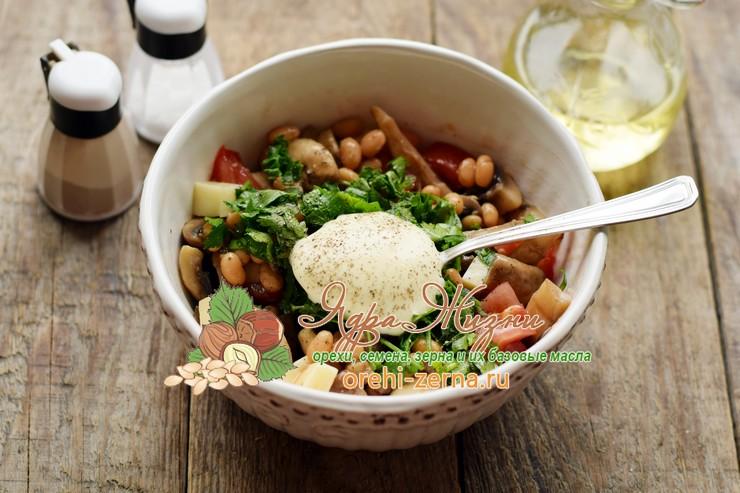 Салат с консервированной фасолью и грибами пошаговый рецепт в домашних условиях